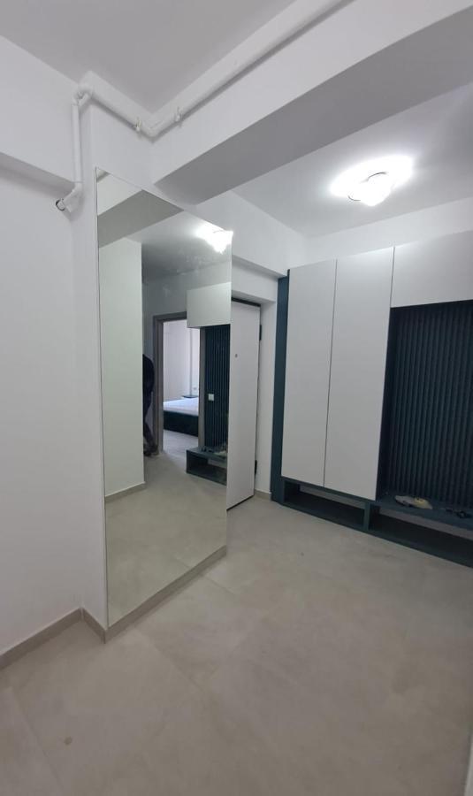 Happy Rental Apartments 2 クラヨーヴァ エクステリア 写真