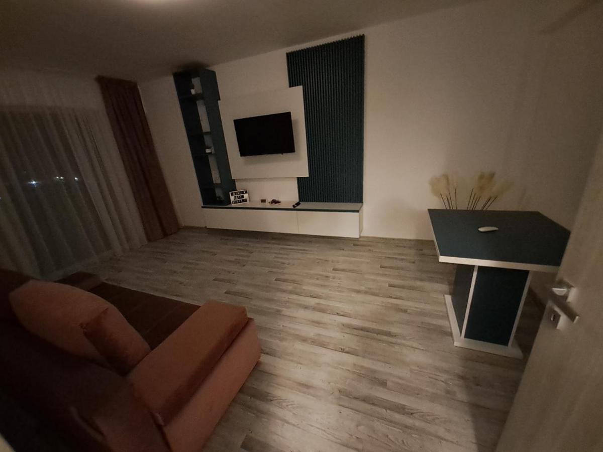 Happy Rental Apartments 2 クラヨーヴァ エクステリア 写真
