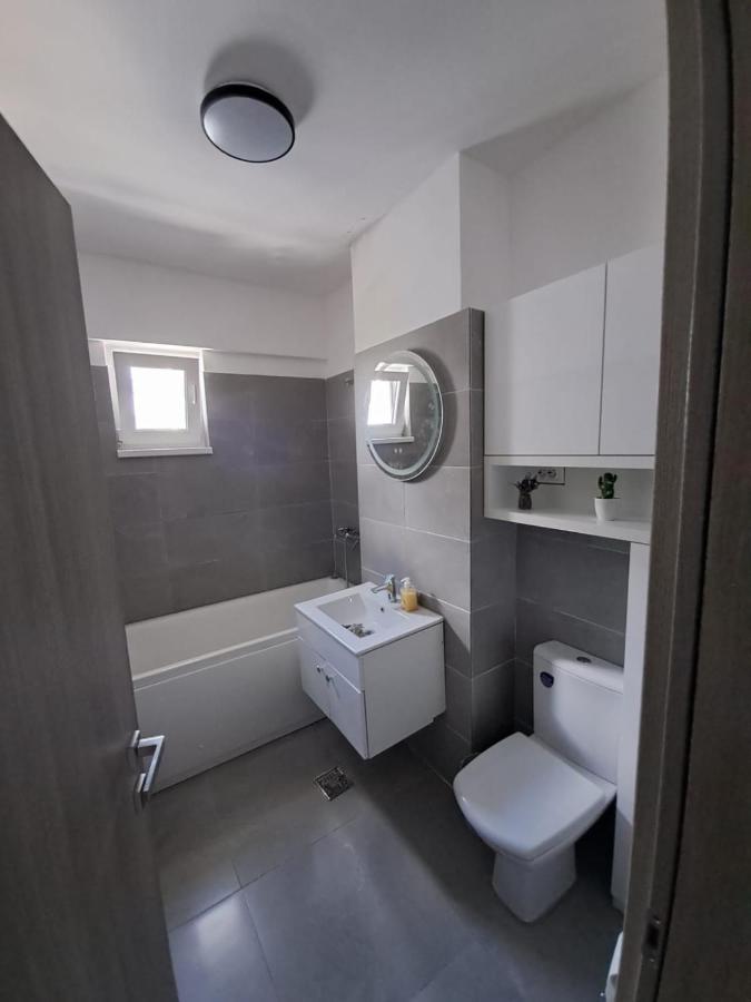 Happy Rental Apartments 2 クラヨーヴァ エクステリア 写真