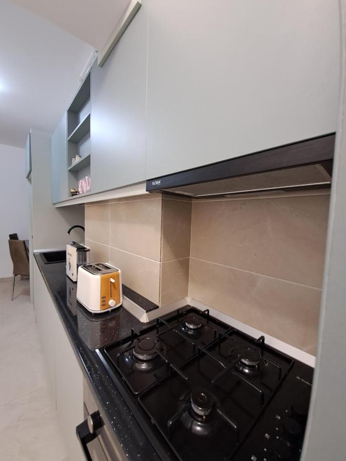 Happy Rental Apartments 2 クラヨーヴァ エクステリア 写真