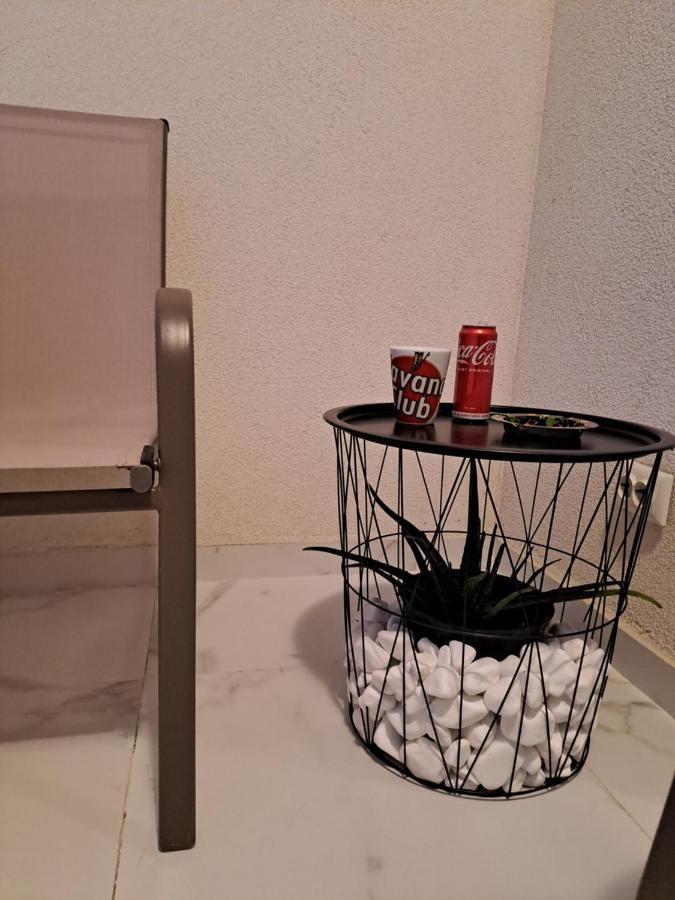 Happy Rental Apartments 2 クラヨーヴァ エクステリア 写真